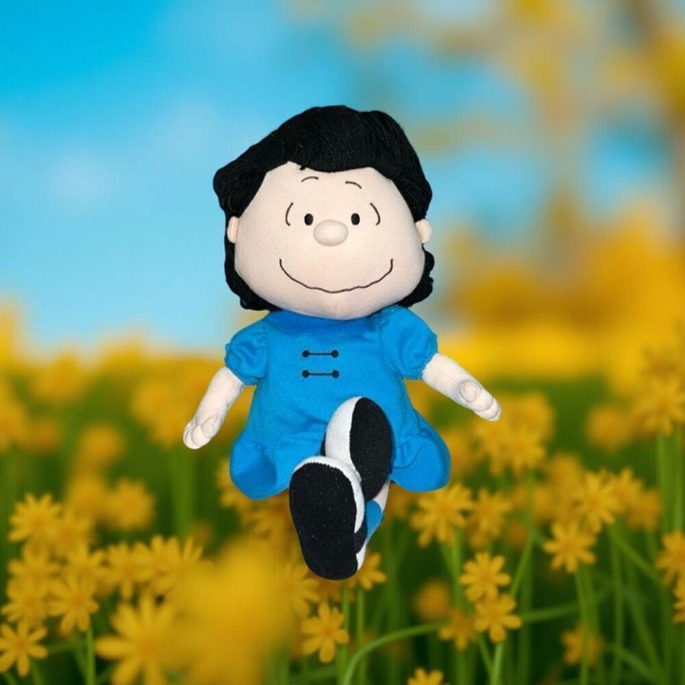 2010 Madame Alexander Lucy Van Pelt Cloth Doll Peanuts Collection 14” Plush